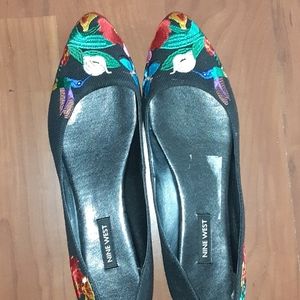 NINE WEST FLORAL PRINT SHOES